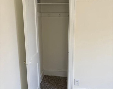 260 N Wycombe Ave - Photo Thumbnail 9