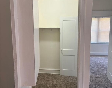 260 N Wycombe Ave - Photo Thumbnail 5