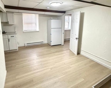 260 N Wycombe Ave - Photo Thumbnail 3