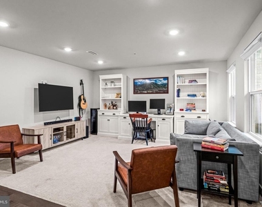 117 W Kenneth Lane - Photo Thumbnail 3