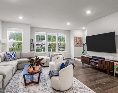 117 W Kenneth Lane - Photo Thumbnail 9