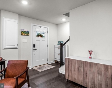 117 W Kenneth Lane - Photo Thumbnail 8
