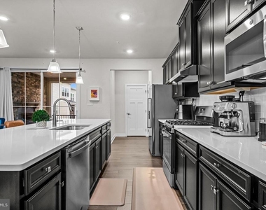 117 W Kenneth Lane - Photo Thumbnail 18