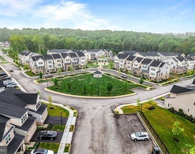 117 W Kenneth Lane - Photo Thumbnail 1