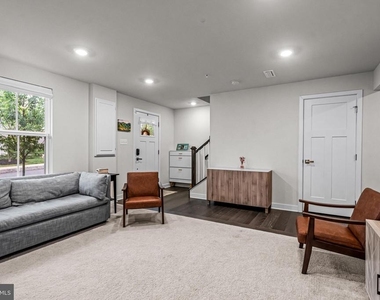 117 W Kenneth Lane - Photo Thumbnail 5
