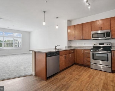 131 Bridge Street - Photo Thumbnail 3