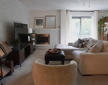 2727 S Lakeshore Drive - Photo Thumbnail 2