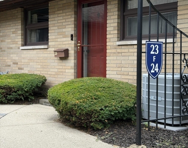 2727 S Lakeshore Drive - Photo Thumbnail 14