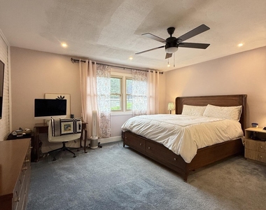 2727 S Lakeshore Drive - Photo Thumbnail 8