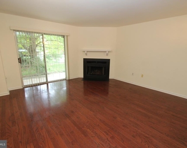 185 Valley Stream Circle - Photo Thumbnail 3