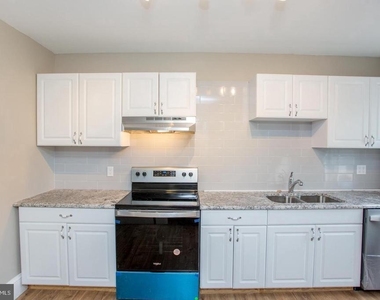 34 S Clinton Street - Photo Thumbnail 10