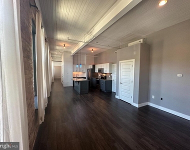 820 W Market Street - Photo Thumbnail 6