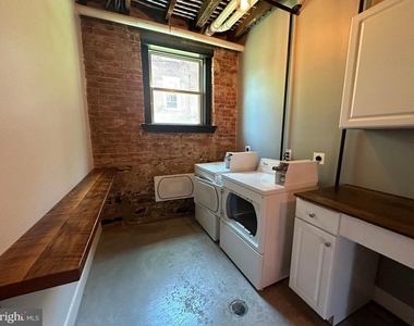 820 W Market Street - Photo Thumbnail 24