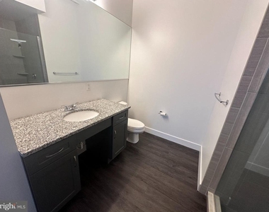 820 W Market Street - Photo Thumbnail 12