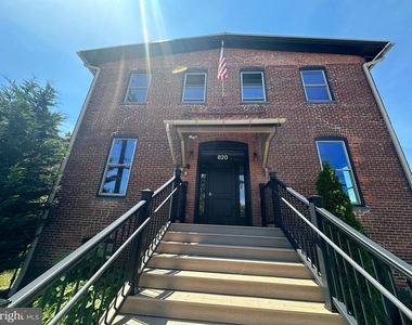 820 W Market Street - Photo Thumbnail 27