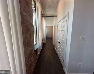 820 W Market Street - Photo Thumbnail 11