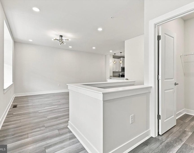 115 King Street - Photo Thumbnail 7