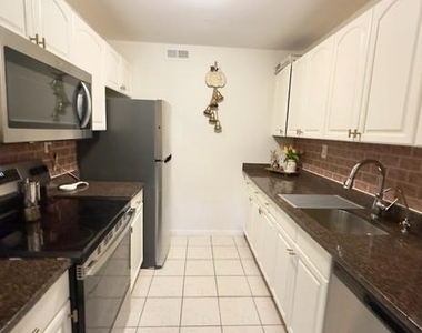 11 Twin Rivers Drive - Photo Thumbnail 6