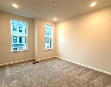 1209 Parker Boulevard - Photo Thumbnail 8