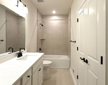 1209 Parker Boulevard - Photo Thumbnail 7