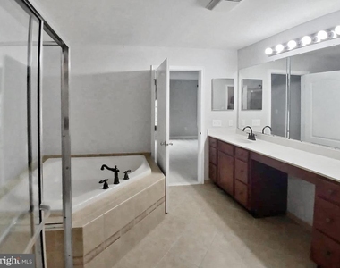 9 Wedgewood Court - Photo Thumbnail 5