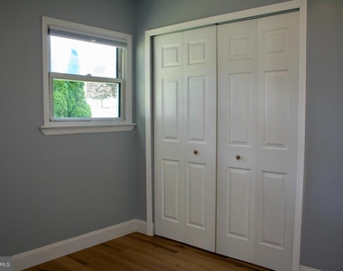 124 Stratford Avenue - Photo Thumbnail 12
