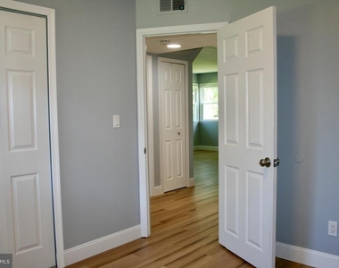 124 Stratford Avenue - Photo Thumbnail 11