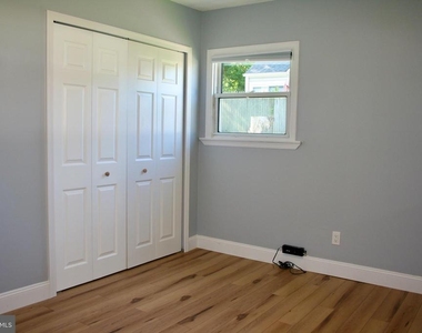124 Stratford Avenue - Photo Thumbnail 13