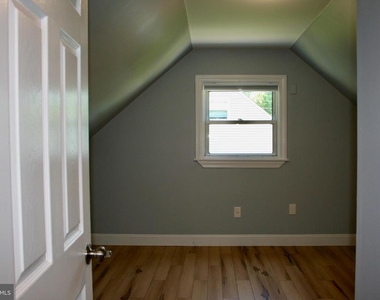 124 Stratford Avenue - Photo Thumbnail 21