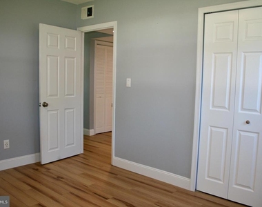 124 Stratford Avenue - Photo Thumbnail 14