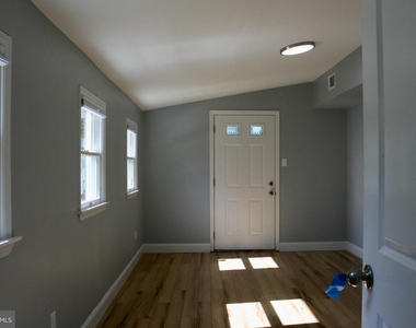 124 Stratford Avenue - Photo Thumbnail 15