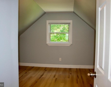 124 Stratford Avenue - Photo Thumbnail 18