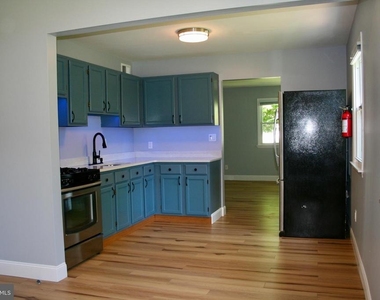 124 Stratford Avenue - Photo Thumbnail 4