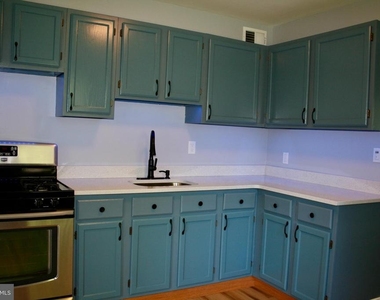124 Stratford Avenue - Photo Thumbnail 5