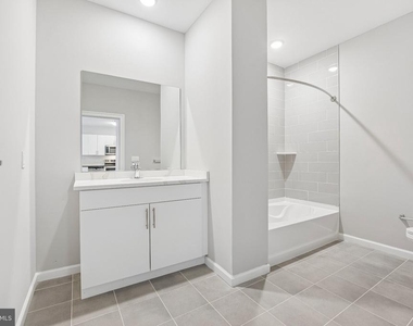 500 Garden Park Boulevard - Photo Thumbnail 6