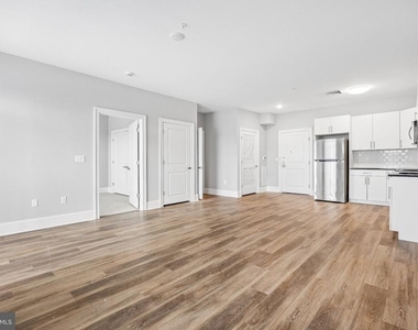500 Garden Park Boulevard - Photo Thumbnail 3