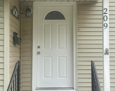 209 Maine Avenue - Photo Thumbnail 1