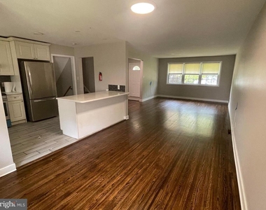209 Maine Avenue - Photo Thumbnail 5