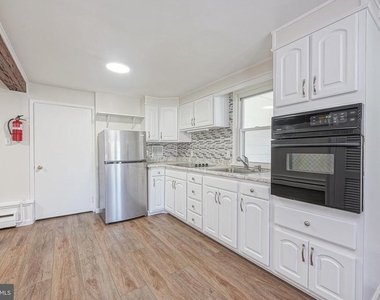 136 N Read Avenue - Photo Thumbnail 5