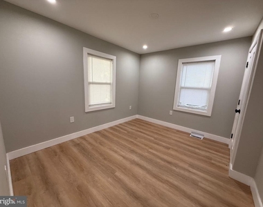 26 Oakland Street - Photo Thumbnail 11