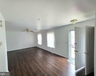 1011 Granite Court - Photo Thumbnail 5