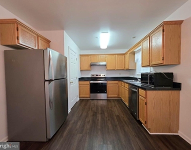 1011 Granite Court - Photo Thumbnail 11