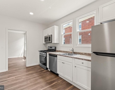 753 Apt A W Washington Street - Photo Thumbnail 22