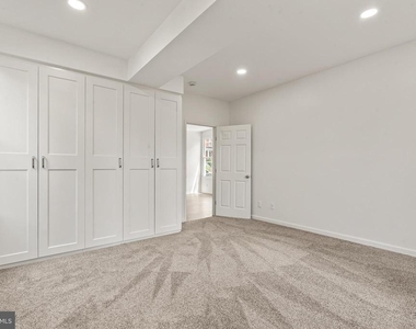 753 Apt A W Washington Street - Photo Thumbnail 20