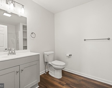 753 Apt B W Washington Street - Photo Thumbnail 29
