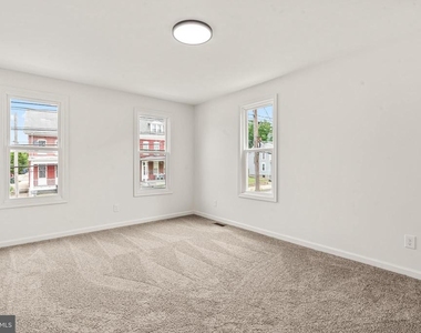 753 Apt B W Washington Street - Photo Thumbnail 18