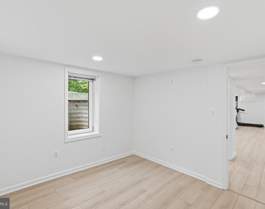 1921 Ruatan Street - Photo Thumbnail 12