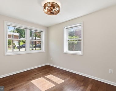 1921 Ruatan Street - Photo Thumbnail 10