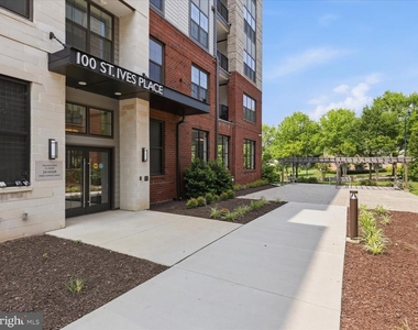 100 Saint Ives Place - Photo Thumbnail 19