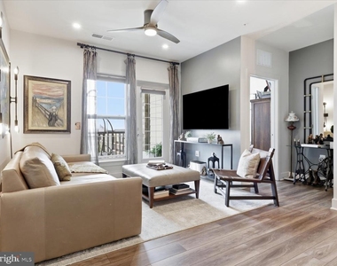 100 Saint Ives Place - Photo Thumbnail 5